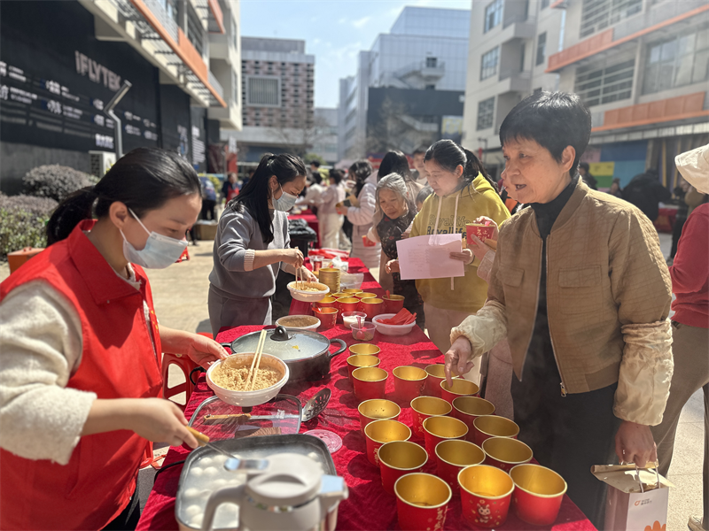 �������ݣ���ůԪ�� ����־Ը ����С�������ٰ�Ԫ��������