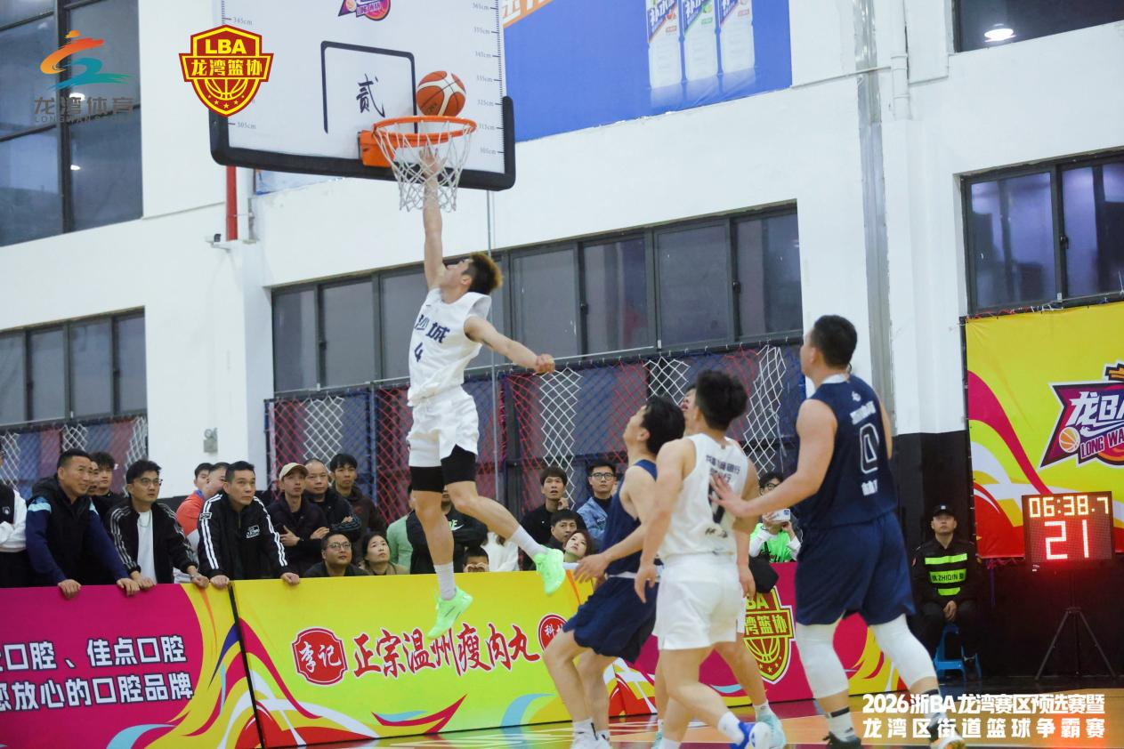 һ��С��ׯ�����µ����������������塰�����˱�������