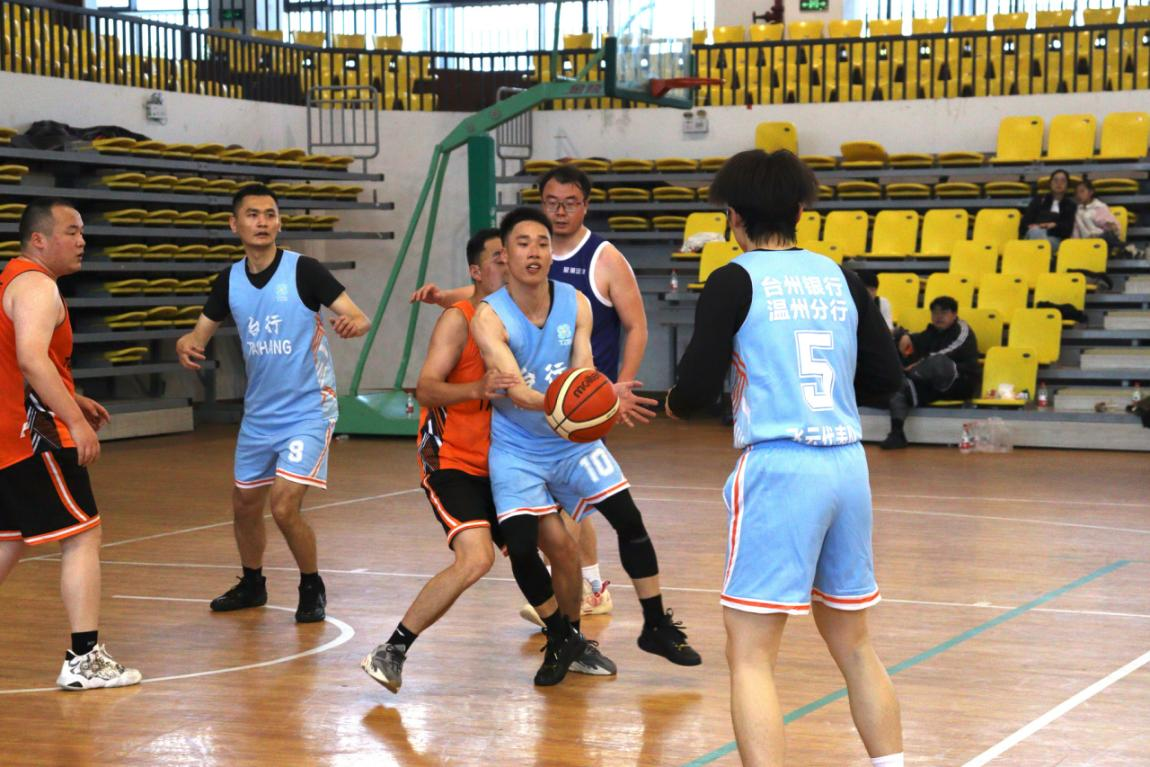 ̨���������ݷ��У���ͬ��̨����չ��� ���С�����Զ�ٷ�չ