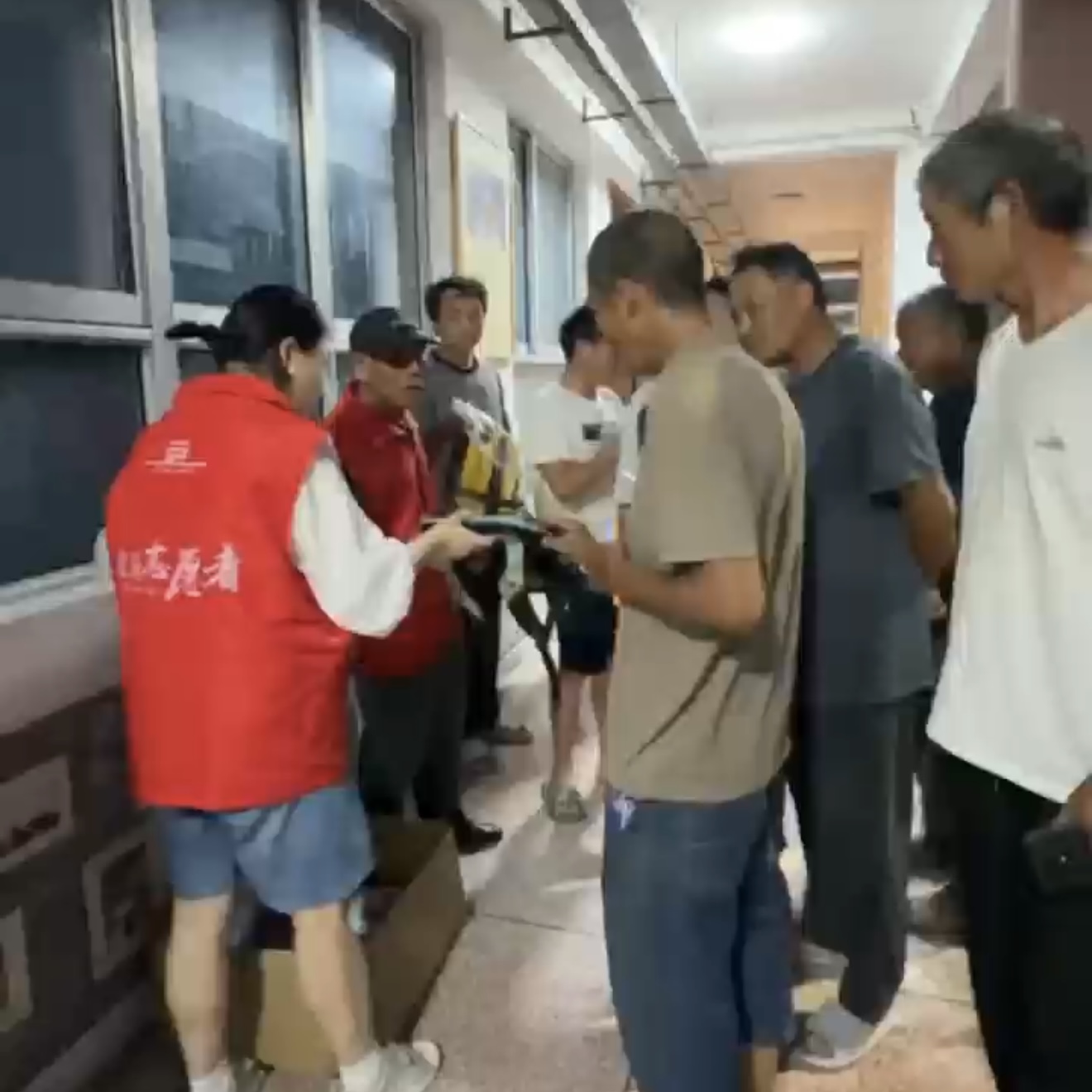 风大雨急,这里却暖意融融