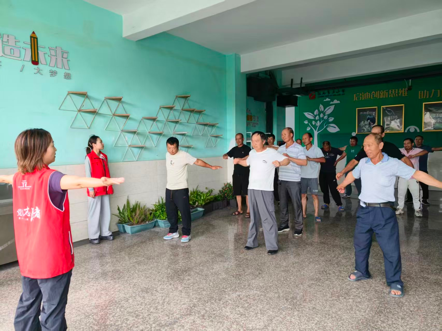龙湾状元:避灾安置点里的暖心守护